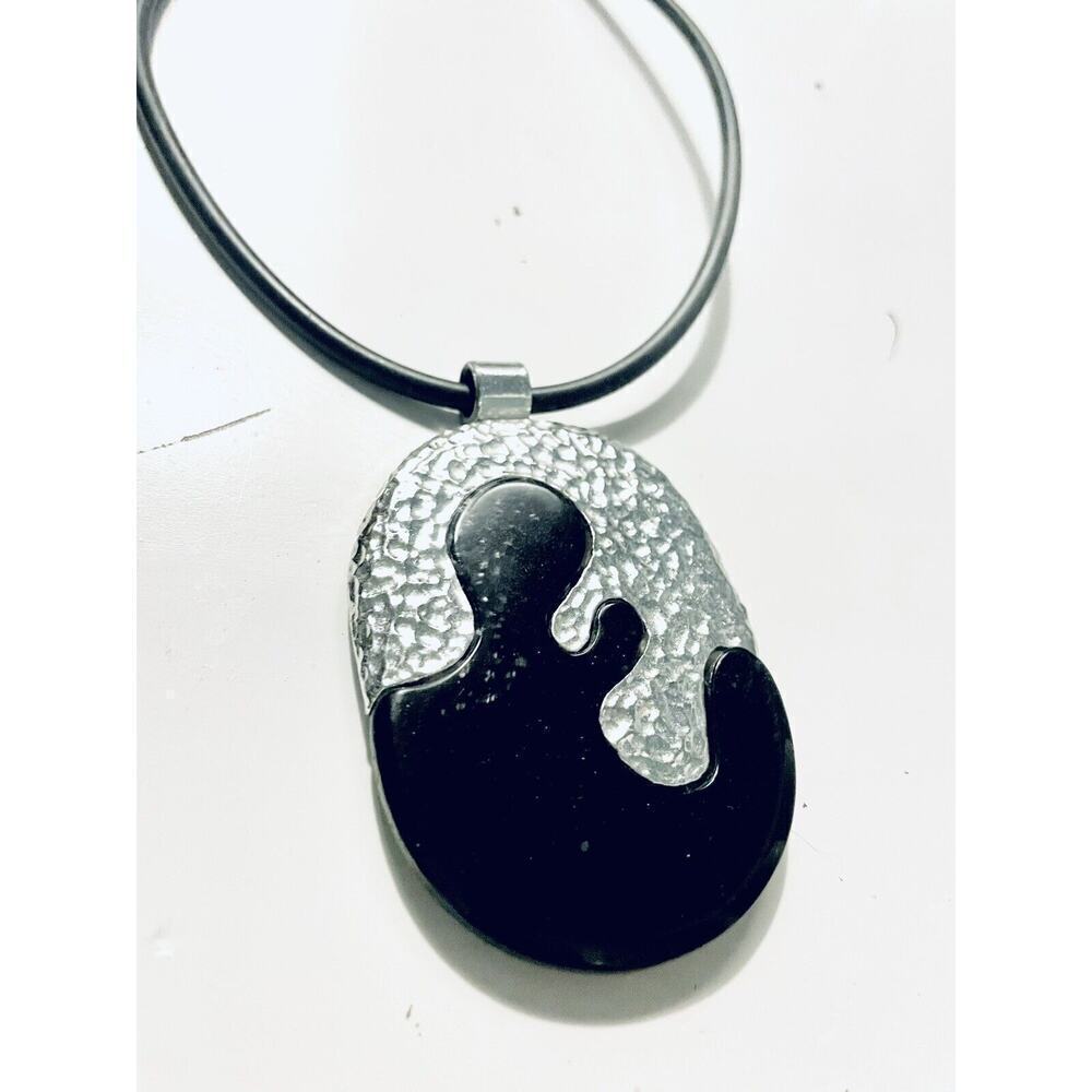 Black and Silver Costume Jewelry Medallion Choker Necklace Goth‎
